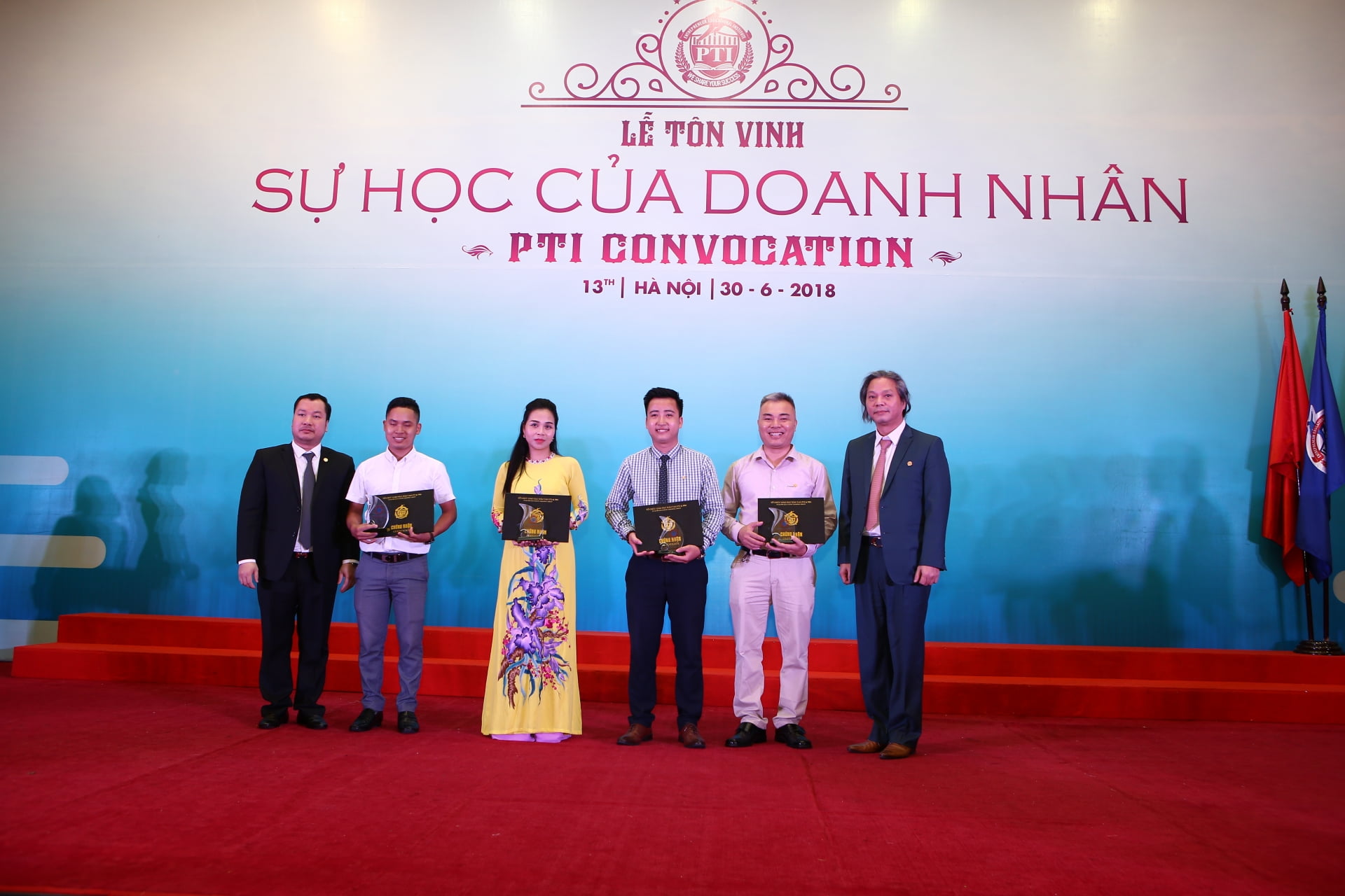 LỄ TÔN VINH SỰ HỌC DOANH NHÂN LẦN THỨ 13 HÀ NỘI